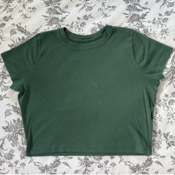 Hollister Green Short Sleeve Crop Top - Picture 1 of 3
